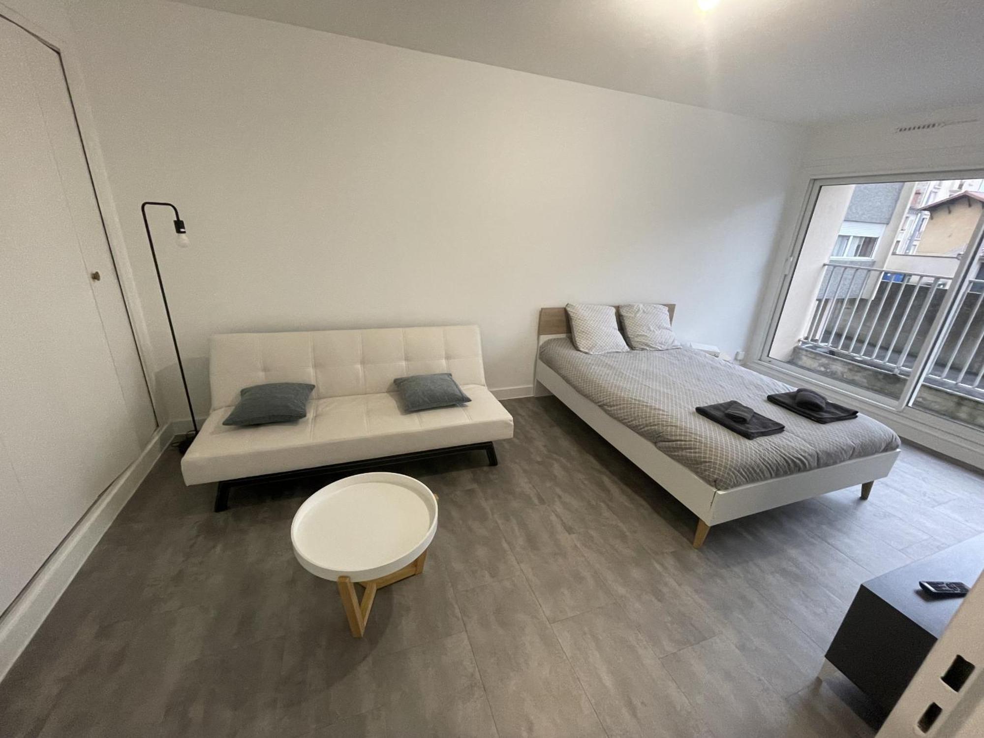 Logement Neuf A Proximite Du Centre Ville Avec Parking Лимож Екстериор снимка